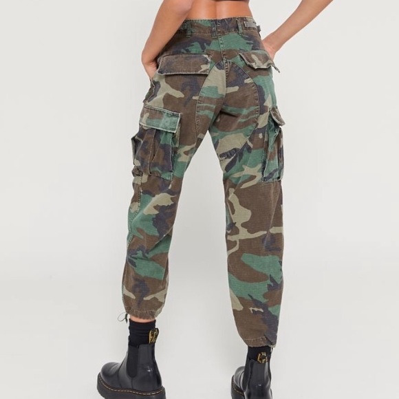 Urban Outfitters Army Green Camo Pants💚 - Picture 3 of 5